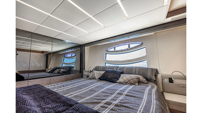 2017 PERSHING 82 VHP - photo 28