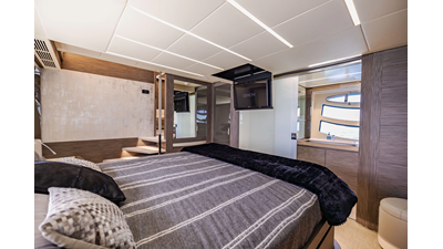 2017 PERSHING 82 VHP - photo 30