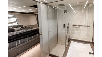 2017 PERSHING 82 VHP - photo 31
