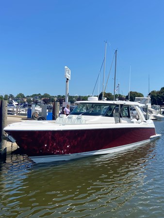 2023 TIARA YACHTS 48 LS