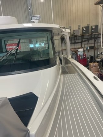 2023 TIARA YACHTS 48 LS