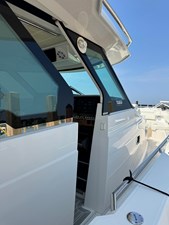 2023 TIARA YACHTS 48 LS - photo 22