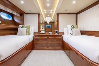 2000 BENETTI YACHTS Golden bay series - photo 17