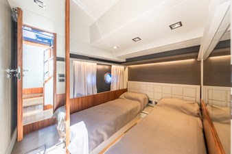 2019 ABSOLUTE 64 Fly - photo 38