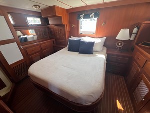 2007 HERITAGE EAST 36 Sundeck Trawler - photo 3