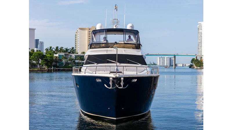 2006 FERRETTI YACHTS 830