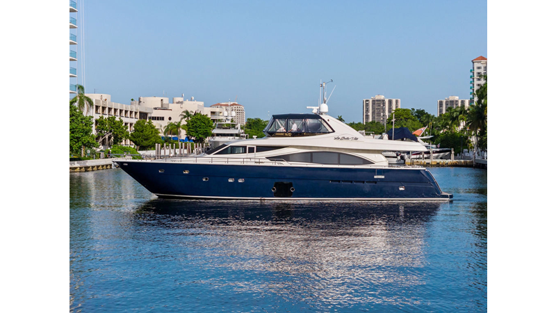 2006 FERRETTI YACHTS 830