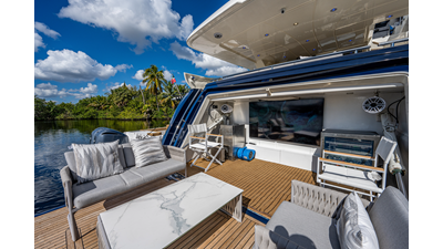 2006 FERRETTI YACHTS 830 - photo 8