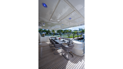 2006 FERRETTI YACHTS 830 - photo 12