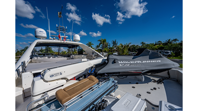 2006 FERRETTI YACHTS 830 - photo 17