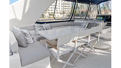 2006 FERRETTI YACHTS 830 - photo 21