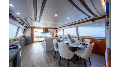2006 FERRETTI YACHTS 830 - photo 33