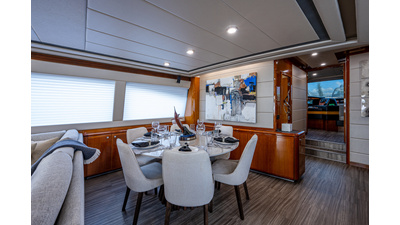 2006 FERRETTI YACHTS 830 - photo 37