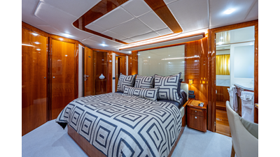 2006 FERRETTI YACHTS 830 - photo 51