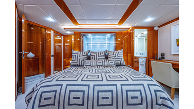 2006 FERRETTI YACHTS 830 - photo 52