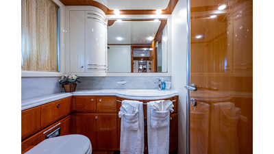2006 FERRETTI YACHTS 830 - photo 53