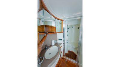 2004 AZIMUT YACHTS 55E - photo 4