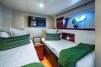 2005 PACIFIC MARINER 65ft 2005 Pacific Mariner Diamond  - photo 59