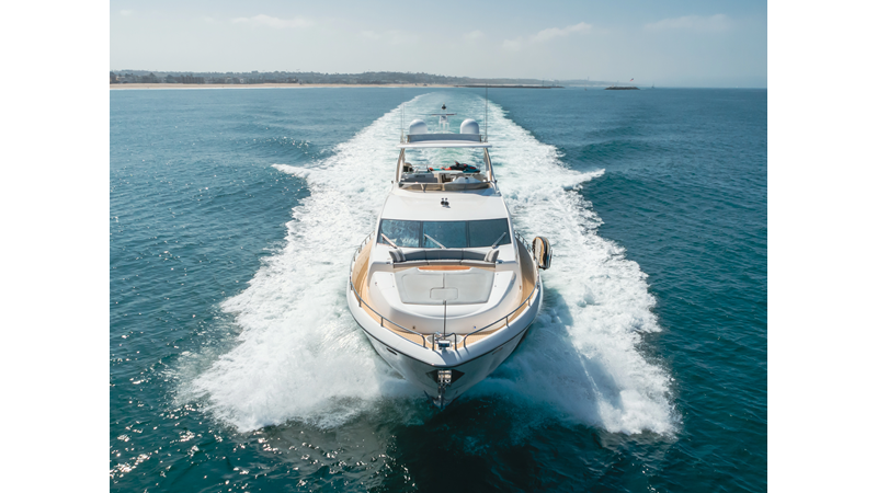 2011 SUNSEEKER 88 Yacht
