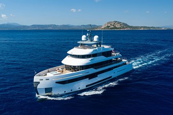 2025 BENETTI YACHTS B.Yond 37M - photo 38