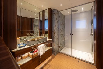2025 BENETTI YACHTS B.Yond 37M - photo 14