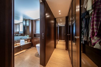 2025 BENETTI YACHTS B.Yond 37M - photo 15