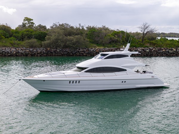 2022 WARREN YACHTS 87 Skylounge Motor Yacht