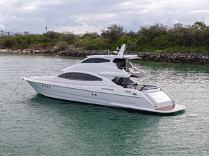 2022 WARREN YACHTS 87 Skylounge Motor Yacht - photo 3