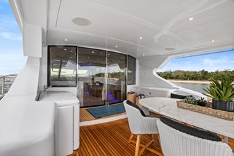 2022 WARREN YACHTS 87 Skylounge Motor Yacht - photo 11