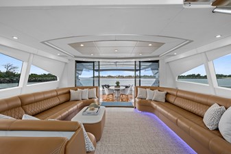 2022 WARREN YACHTS 87 Skylounge Motor Yacht - photo 17