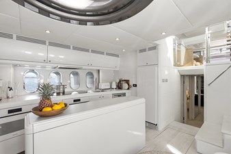 2022 WARREN YACHTS 87 Skylounge Motor Yacht - photo 22