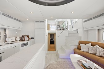 2022 WARREN YACHTS 87 Skylounge Motor Yacht - photo 24