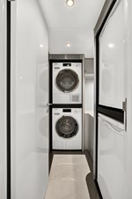 2022 WARREN YACHTS 87 Skylounge Motor Yacht - photo 35