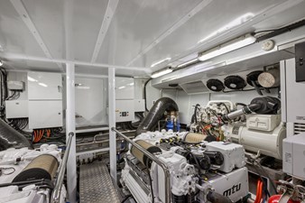 2022 WARREN YACHTS 87 Skylounge Motor Yacht - photo 41