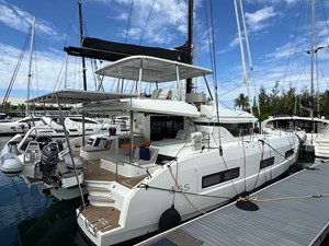 2023 LAGOON CATAMARANS  - photo 2