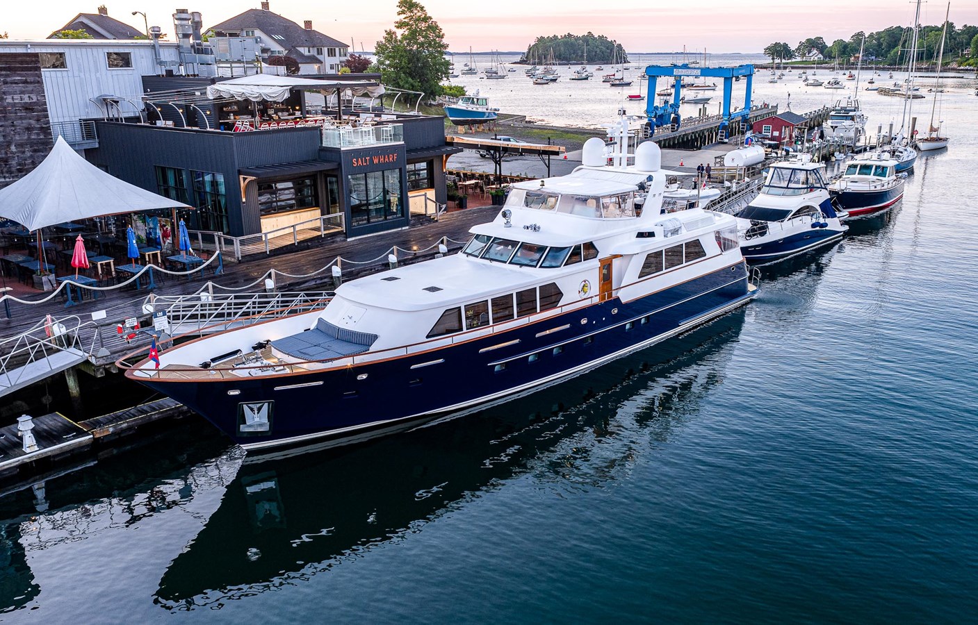 105' Holland Jachtbouw 