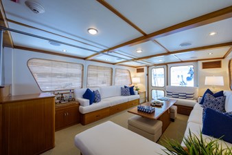 2003 NEW ENGLAND BOATWORKS Enclosed Raised Pilothouse - photo 9