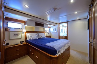 2003 NEW ENGLAND BOATWORKS Enclosed Raised Pilothouse - photo 21