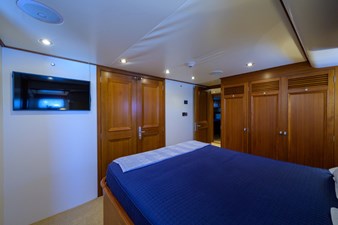 2003 NEW ENGLAND BOATWORKS Enclosed Raised Pilothouse - photo 22