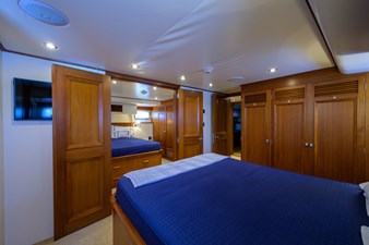 2003 NEW ENGLAND BOATWORKS Enclosed Raised Pilothouse - photo 23