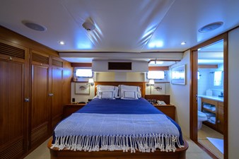 2003 NEW ENGLAND BOATWORKS Enclosed Raised Pilothouse - photo 24