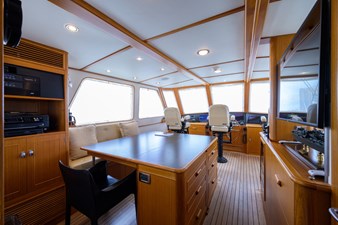 2003 NEW ENGLAND BOATWORKS Enclosed Raised Pilothouse - photo 32