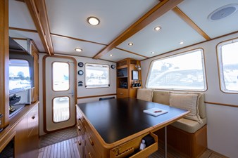 2003 NEW ENGLAND BOATWORKS Enclosed Raised Pilothouse - photo 33