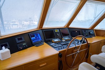 2003 NEW ENGLAND BOATWORKS Enclosed Raised Pilothouse - photo 36