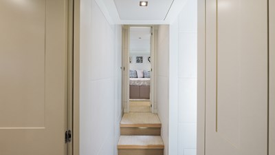 2016 HARGRAVE CUSTOM YACHTS Flybridge Motor Yacht - photo 25