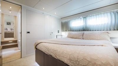 2016 HARGRAVE CUSTOM YACHTS Flybridge Motor Yacht - photo 33
