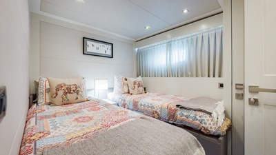 2016 HARGRAVE CUSTOM YACHTS Flybridge Motor Yacht - photo 37