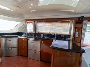 2010 SEA RAY 580 Sedan Bridge - photo 8