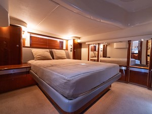 2010 SEA RAY 580 Sedan Bridge - photo 9