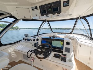 2010 SEA RAY 580 Sedan Bridge - photo 18
